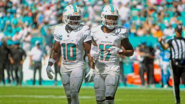 Tyreek Hill y Jaylen Waddle, dos estelares de los Dolphins para la venidera campaña