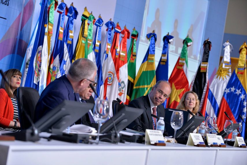 Delegación de Perú en la Cumbre del 2016.
