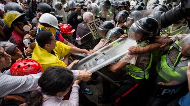 Para el diputado brasileño Rubens Bueno, el pueblo venezolano está en las calles todos los días y arriesga su vida frente a una represión brutal para decir que se cansó.