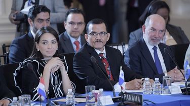 Luis Ezequiel (centro), embajador de Nicaragua ante la OEA, participa en la&nbsp; 70ª Asamblea General hoy, martes 5 de junio de 2018, en la sede del organismo en Washington (Estados Unidos).