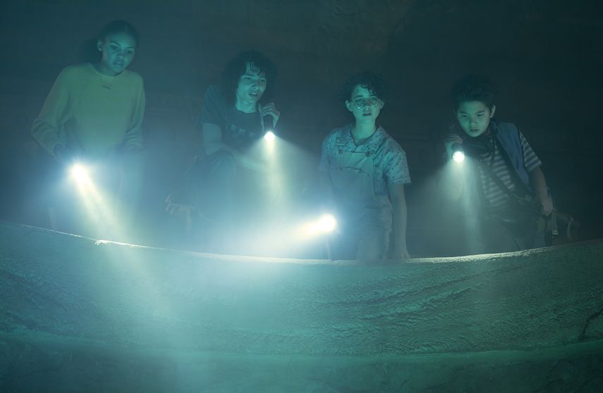 Esta imagen proporcionada por Sony Pictures muestra, de izquierda a derecha, a Celeste OConnor, Finn Wolfhard, McKenna Grace y Logan Kim en una escena de Ghostbusters: Afterlife.