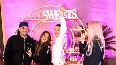 Robert Kardashian y sus hermanas Khlo&eacute;, Kendall y Kyllie&nbsp;