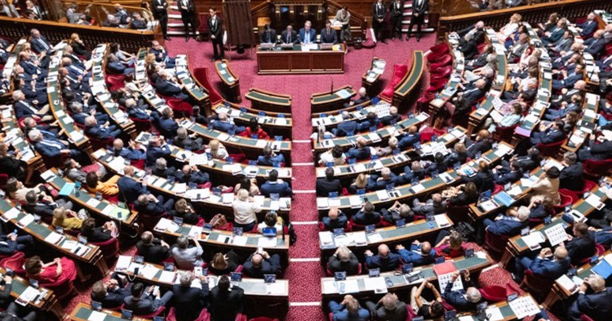 Francia aprueba ley para reforzar lucha contra el narcotráfico y nuevo régimen penitenciario