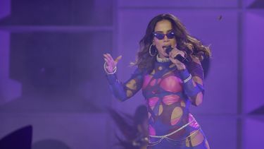 En esta fotograf&iacute;a de archivo del 5 de octubre de 2019, la cantante brasile&ntilde;a Anitta se presenta en el festival Rock in Rio en R&iacute;o de Janeiro, Brasil.