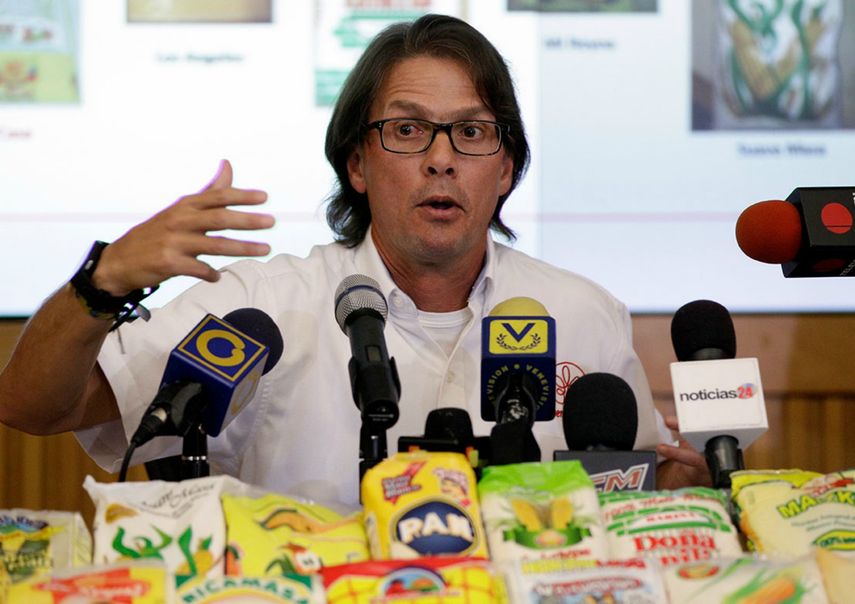 Mendoza fue retenido recientemente por autoridades del gobierno en el aeropuerto de Barquisimeto, desde donde iba a viajar a Quito, para participar en una conferencia de la Cámara de Comercio