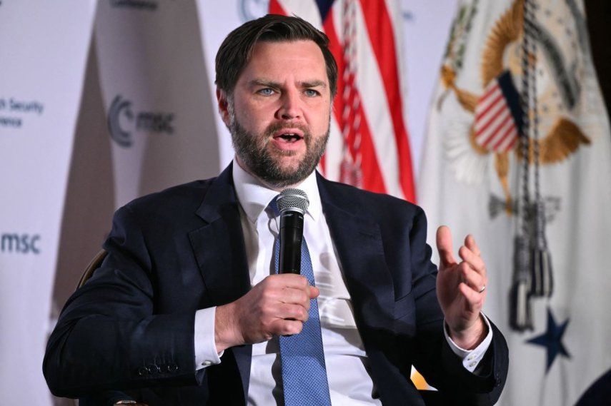 El vicepresidente de Estados Unidos, JD Vance, habla durante la reunión de líderes de Múnich organizada por la Conferencia de Seguridad de Múnich en el Hotel Willard de Washington, DC, el 7 de mayo de 2025.