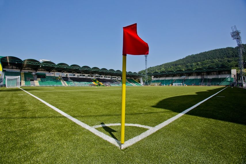 La mayor&iacute;a de los estadios de f&uacute;tbol del mundo siguen vac&iacute;os ante el azote de la pandemia de coronavirus.