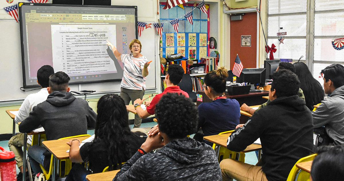 ¿Busca escuela pública para su hijo en Miami-Dade?