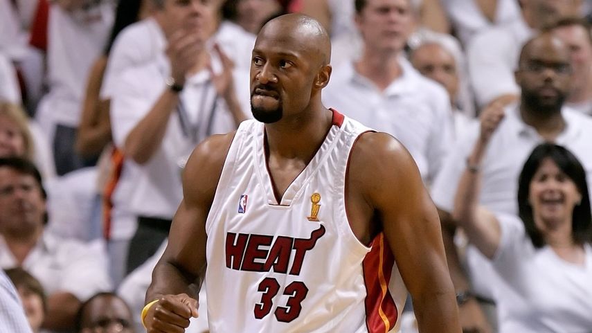 Mourning jugó 11 temporadas con el uniforme del Heat. 