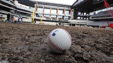 El comit&eacute; de expertos dijo que no encontr&oacute; evidencia de que MLB alter&oacute; intencionadamente las pelotas y cree que las inconsistencias obedecen a &ldquo;variantes de fabricaci&oacute;n&rdquo;.&nbsp;Las pelotas se confeccionan a mano por obreros en la f&aacute;brica de Rawlings en Costa Rica.