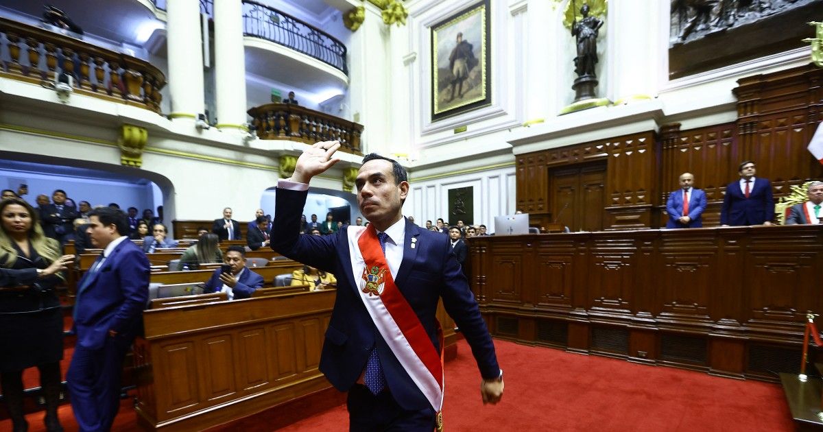 Presidente de Perú solicita facultades especiales al Congreso para combatir al crimen organizado