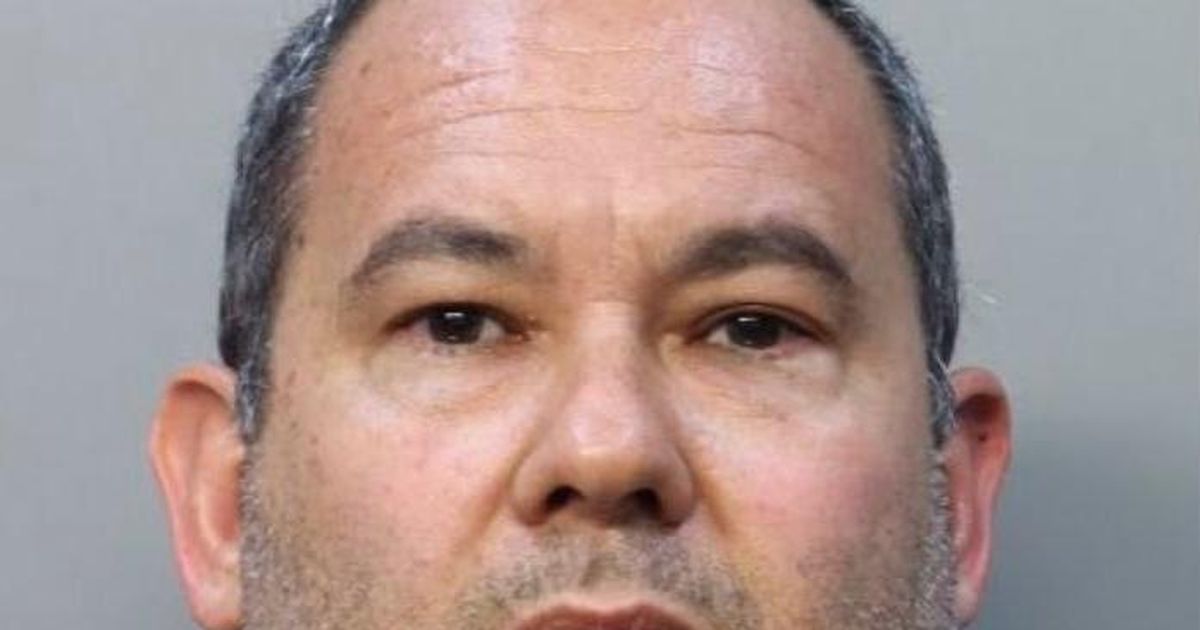 Arrestan a cocinero por presunto robo de recetas de cocinas confidenciale