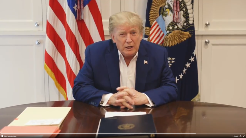 El presidente&nbsp;Donald Trump habla desde el&nbsp; Centro M&eacute;dico Militar Nacional Walter Reed en Bethesda, donde recibe tratamiento contra el COVID-19.