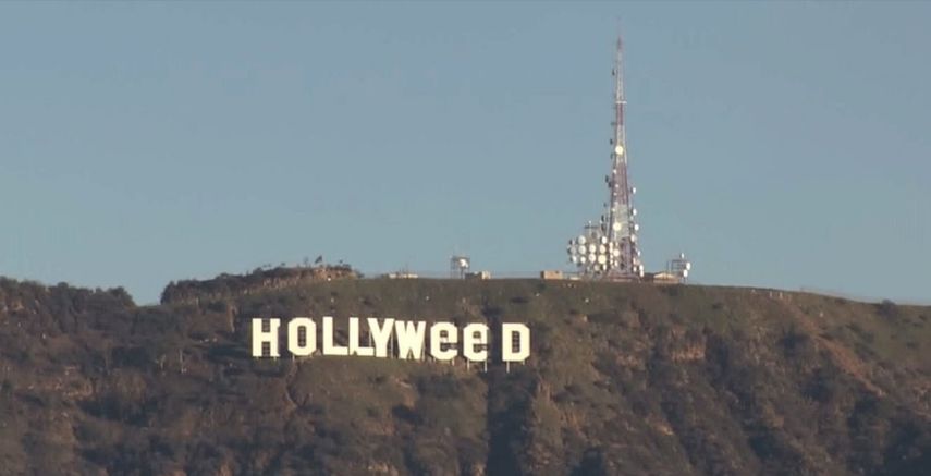 El cartel de Hollywood ya había sido transformado en 1976 en Hollyweed.