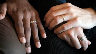 Los casados antes del 31 de diciembre tendrán este estado civil para todo el año para efectos tributarios. (AP)