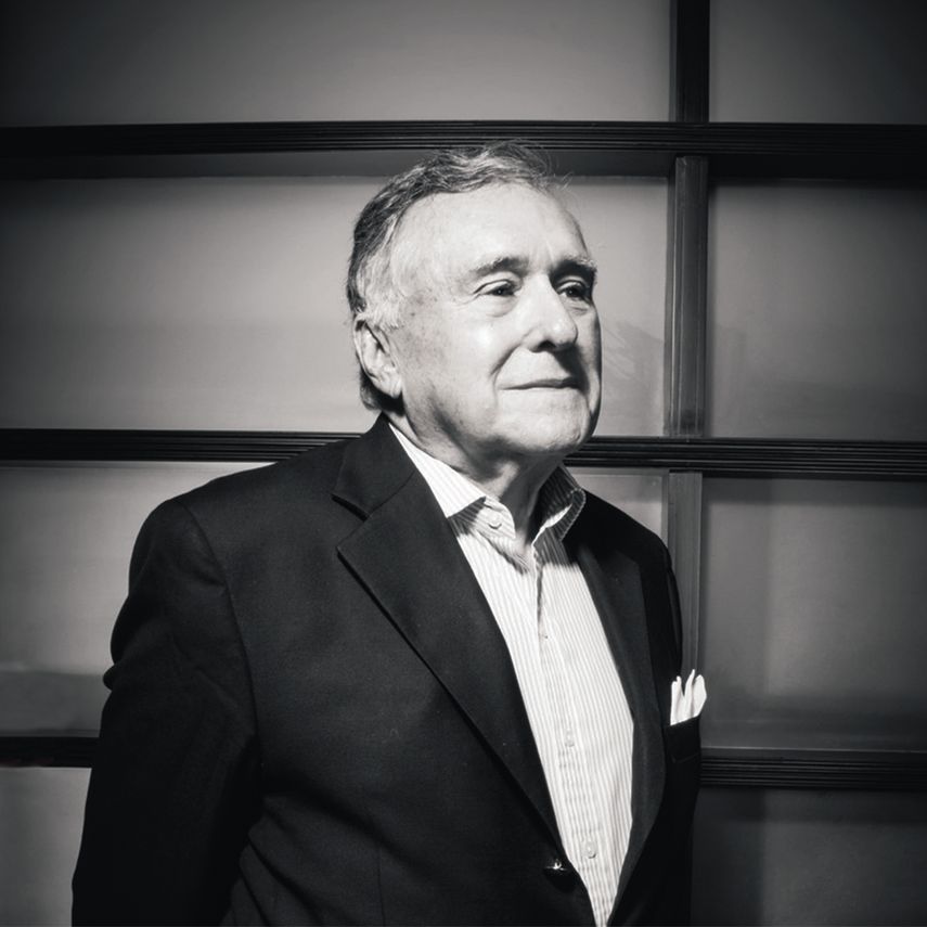 Maurice Ferré  fue el primer alcalde hispano de Miami entre 1973 y 1985.