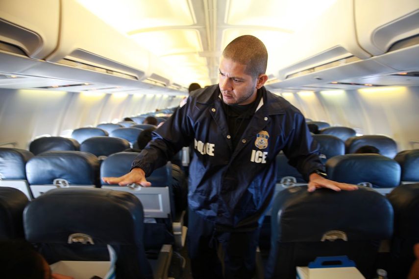 Vuelo con migrantes deportados.