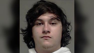 Joshua Jahn, de 29 años, el tirador contra un centro de ICE, en Dallas, Texas, murió de un disparo que se infligió tras el ataque.