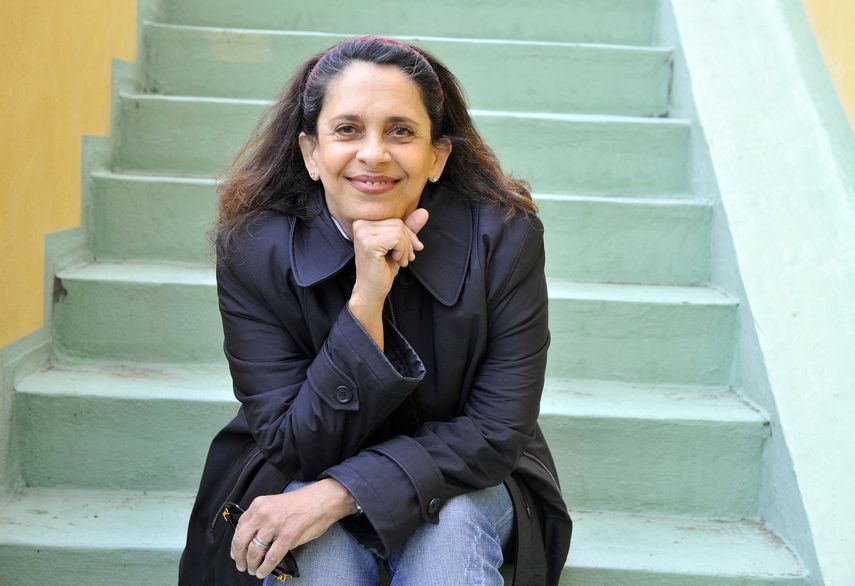 En esta foto de archivo tomada el 27 de febrero de 2008, la cantante brasileña Gal Costa posa durante una conferencia de prensa en el Teatro Ariston de Sanremo durante el 58 Festival de Música Italiano. Un área de la playa de Ipanema, frecuentada en los años 70 por la artista, fue reconocida como Patrimonio Inmaterial de Río de Janeiro.