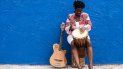 Inez Barlatier, músico y educadora haitiano-americano. Knight Foundation ha entregado financiamiento a los artistas en Miami. Inez Barlatier, músico y educadora haitiano-americano. Knight Foundation ha entregado financiamiento a los artistas en Miami.