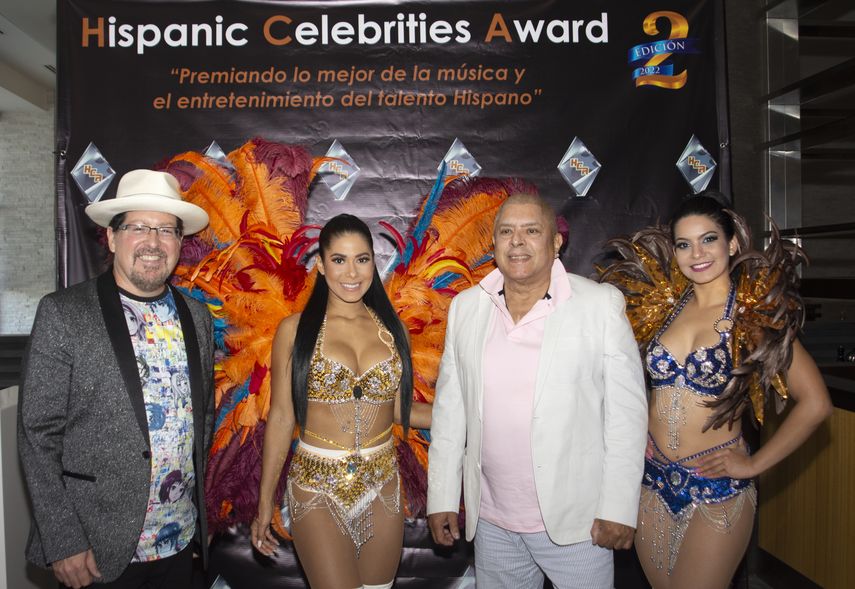 Tony Dizant y Cali Aleman en Premios Hispanic Celebrities Award 2022.