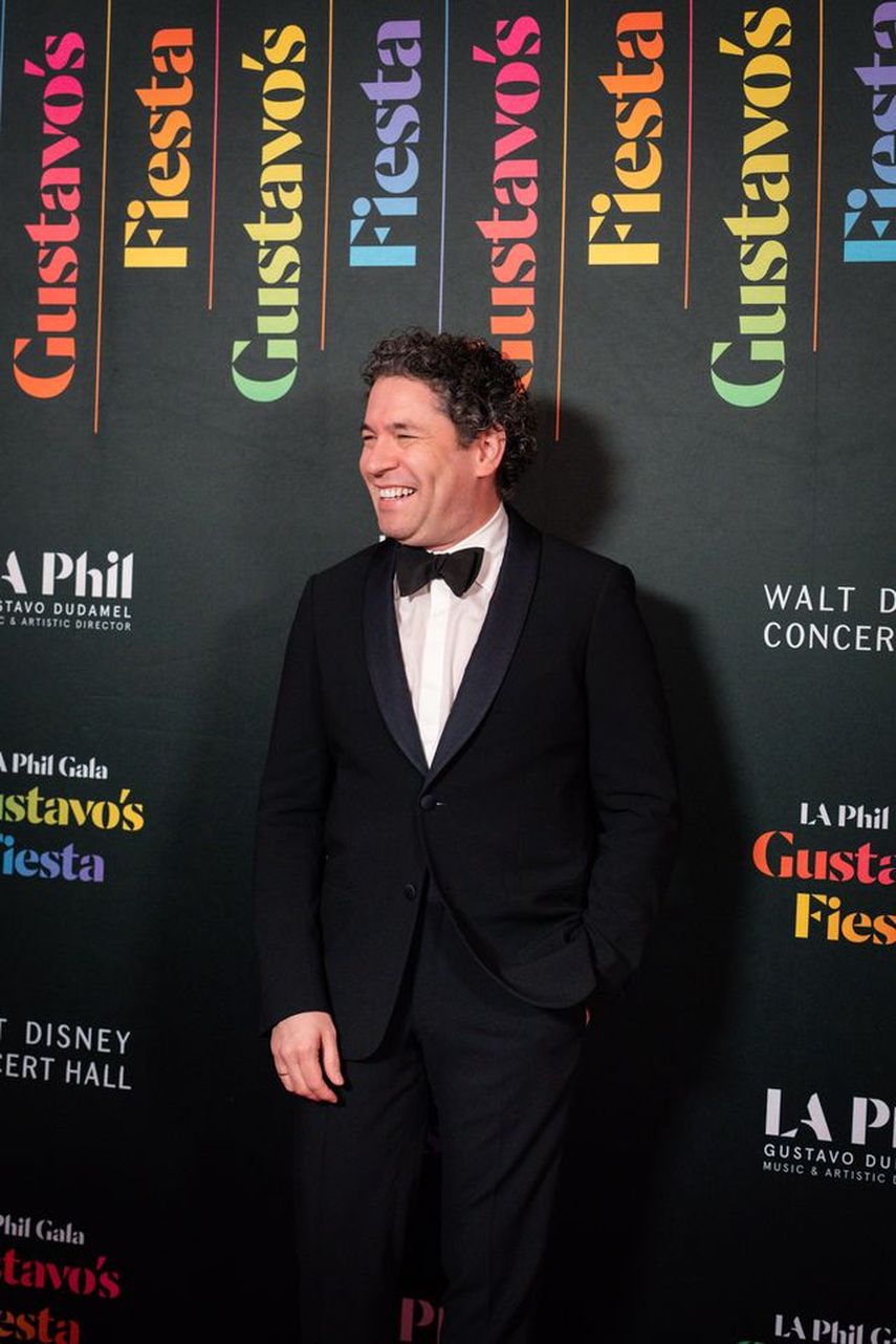 El Director Musical y Artístico venezolano Gustavo Dudamel a su llegada a la Fiesta de Gustavo, evento que celebró su trayectoria junto a la Filarmónica de Los Ángeles, el 14 de octubre de 2025.&nbsp;