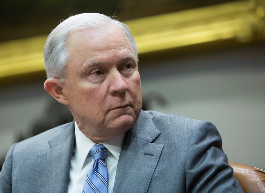 El fiscal general de EEUU, Jeff&nbsp;Sessions, durante una reunión con el presidente Donald Trump en la Casa Blanca, en Washington, el 22 de febrero de 2018.&nbsp;
