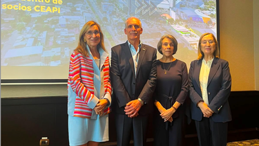 Núria Vilanova, presidenta de CEAPI, Nasry Asfura presidente de Honduras, Mireya Agüero, canciller de Honduras Ana Pastor y la secretaria general de CEAPI. Núria Vilanova, presidenta de CEAPI, Nasry Asfura presidente de Honduras, Mireya Agüero, canciller de Honduras Ana Pastor y la secretaria general de CEAPI.