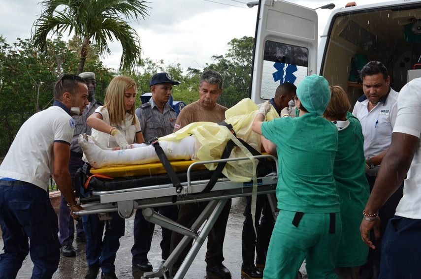 Las tres mujeres sobrevivientes del accidente aéreo de este 18 de mayo en La Habana son atendidas en el Hospital Calixto García de la capital cubana.