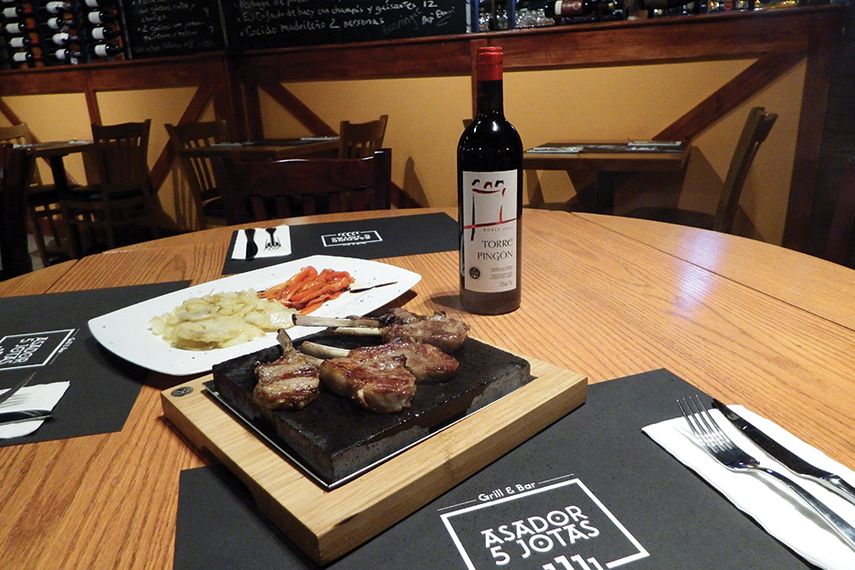 El restaurante Asador 5 jotas apuesta por un viaje culinario por el norte de España