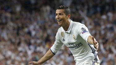 Cristiano celebra uno de los goles contra el Bayern en el Santiago Bernabéu.