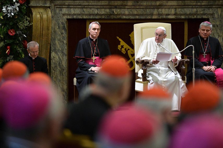 Mañana viernes ofrecerá su tradicional bendición urbi et orbi (a la ciudad y al mundo) desde el balcón central de la basílica del Vaticano en la plaza de San Pedro. (EFE)