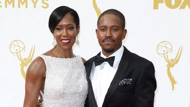 Regina King, a la izquierda, y su hijo Ian Alexander, llegan a la 67ma entrega de los Premios Emmy Primetime en el Teatro Microsoft en Los Ángeles, el domingo 20 de septiembre de 2015&nbsp;