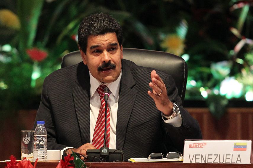Nicolás Maduro pronuncia un discurso durante la sesión plenaria de la XIII Cumbre de la Alianza Bolivariana para los Pueblos de Nuestra América (ALBA) el pasado domingo 14 de diciembre de 2014, en La Habana (Cuba). EFE