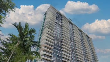 Vista parcial de Palm Bay Yacht Club, en Miami, administrado por asociación de propietarios.