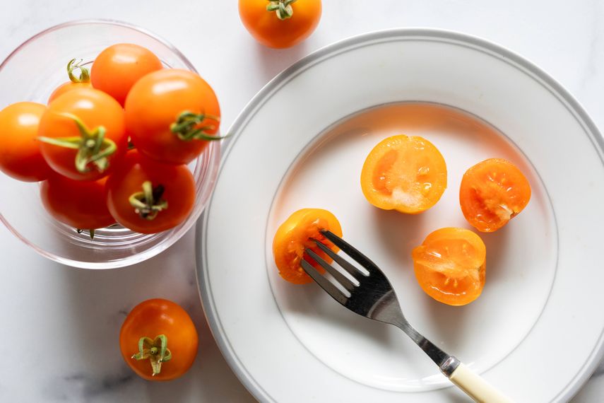 Tomates anaranjados. Los pigmentos capsantina, capsorrubina y betacaroteno son beneficiosos para las personas porque actúan como excelentes antioxidantes, similares a los que se observan en los camotes o las zanahorias.&nbsp;