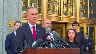 El jefe de la fiscalía federal principal para el Distrito Sur de Nueva York, James M. McDonald, denunció cómo el régimen de Venezuela recurrió a abusos sistemáticos para silenciar a la oposición política, tras su acusción el 8 de octubre de 2026.&nbsp;