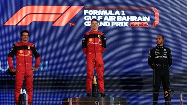 Charles Leclerc junto a Carlos Sainz Jr. colocan por delante de los rivales a Ferrari en la Fórmula 1 con su avasallante presentación en Bahréin