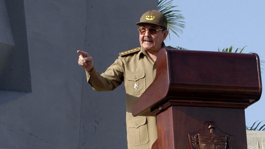 Raúl Castro cuando era aun presidente en funciones de Cuba, en 2007, en un discurso en el que marcaba un nuevo rumbo económico para el país, un año antes de su elección como presidente del Consejo de Estado y Primer Secretario del Partido Comunista cubano.