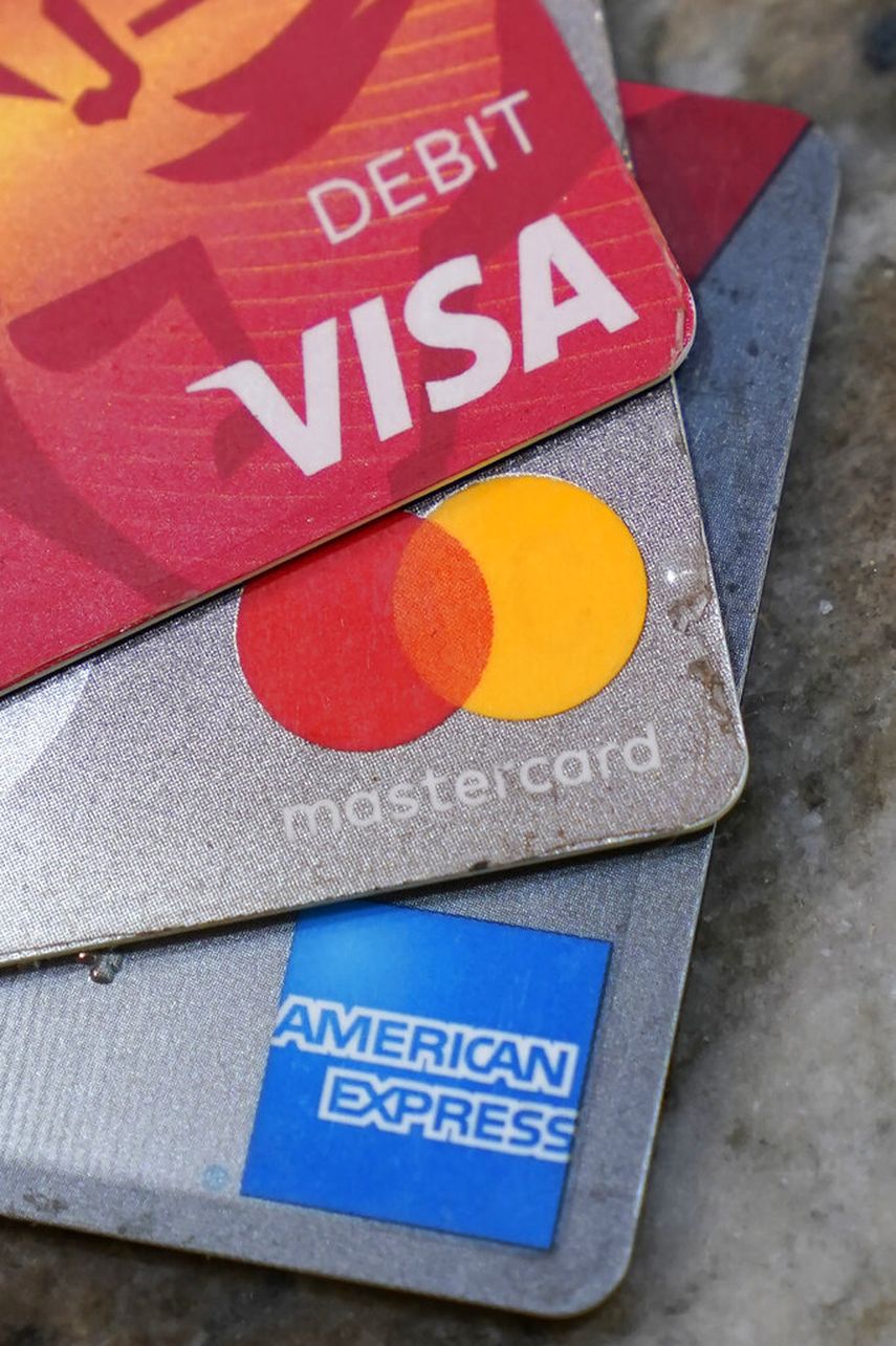 Tarjetas American Express, Visa y Master Card exhibidas en Richmond, Virginia. &nbsp;