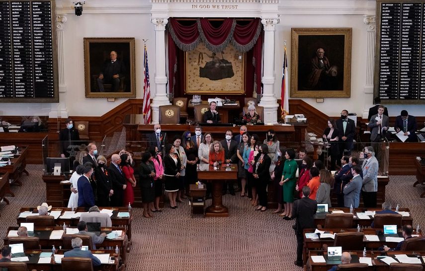 La representante demócrata Donna Howard ofrece su postura contra una estricta iniciativa contra el aborto, el miércoles 5 de mayo de 2021 en la Cámara de Representantes de Texas, en Austin.&nbsp;