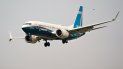 Un Boeing 737 Max piloteado por el jefe de la Administración Federal de Aviación, Steve Dickson, se apresta a aterrizar en Boeing Field tras un vuelo de ensayo en Seattle, el 30 de septiembre de 2020. Un Boeing 737 Max piloteado por el jefe de la Administración Federal de Aviación, Steve Dickson, se apresta a aterrizar en Boeing Field tras un vuelo de ensayo en Seattle, el 30 de septiembre de 2020.
