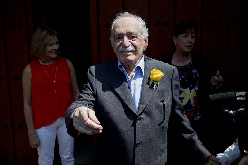 Gabriel García Márquez saludando a la prensa en su último cumpleaños, 2014. (AP). 