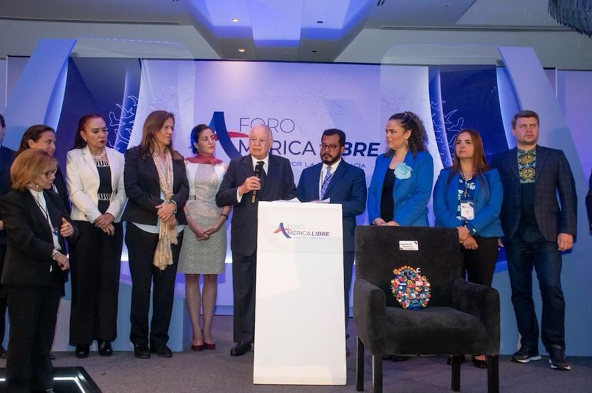 Vista parcial del salón donde se celebró el Foro América Libre.