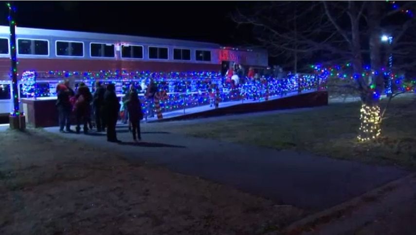 Cape Cod Central Railroad, que opera el viaje de vacaciones, dice que&nbsp;las víctimas fueron intrusos.