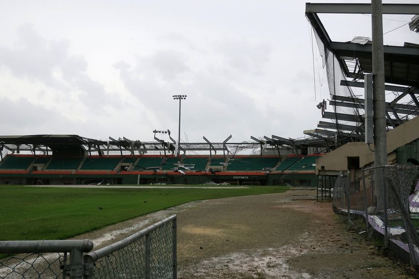 Vista del estado en el que quedó el estadio de béisbol Félix Millán en el municipio de Yabucoa, al sureste de&nbsp;Puerto&nbsp;Rico,&nbsp;tras el paso del huracán María.