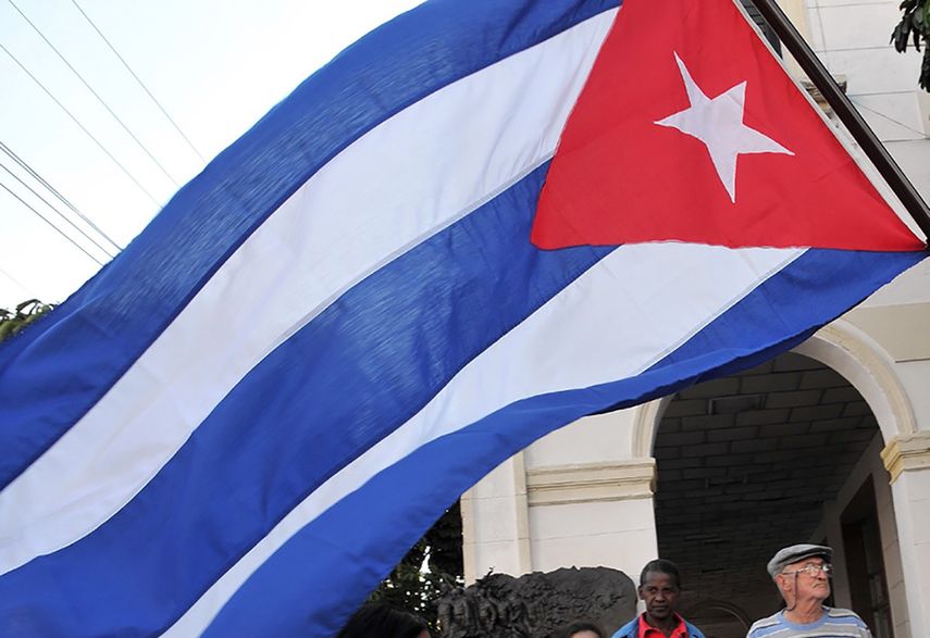 En el marco de las reformas, casi medio millón de personas han recibido autorizaciones para trabajar en el sector privado. El Gobierno de Raúl Castro también liberalizó en los últimos años parcialmente los mercados automotriz e inmobiliario. (ARCHIVO)