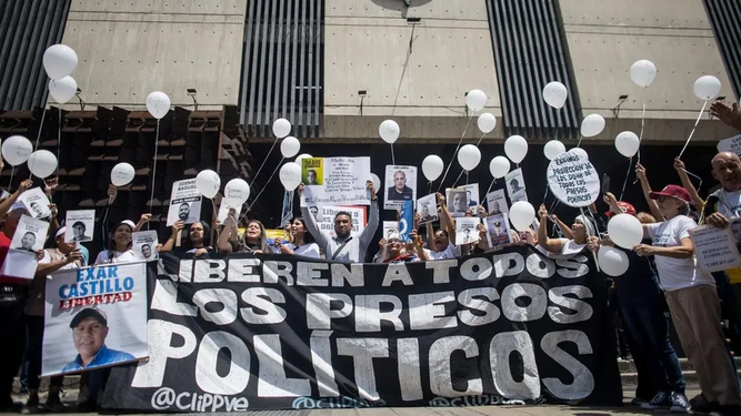 Familiares y activistas piden al régimen de Maduro que libere a presos políticos.