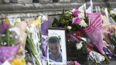 Vista de la fotografía del policía Keith Palmer, una de las víctimas, cerca del Parlamento en&nbsp;Londres, Reino Unido.&nbsp;