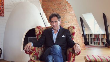Lagercrantz ha escrito dos novelas anteriores con los dos personajes principales de Larsson: el genio hacker Lisbeth Salander y el periodista Mikael Blomkvist.